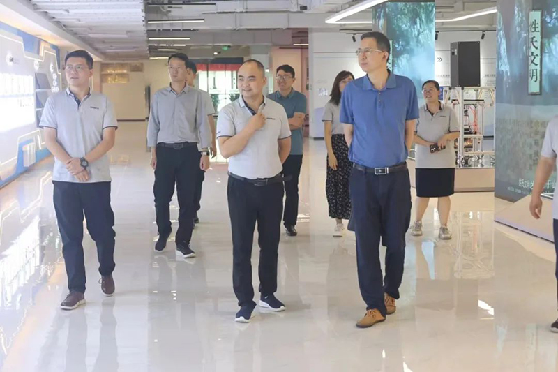 崔恩杰一行调研雷神研究院建设情况
