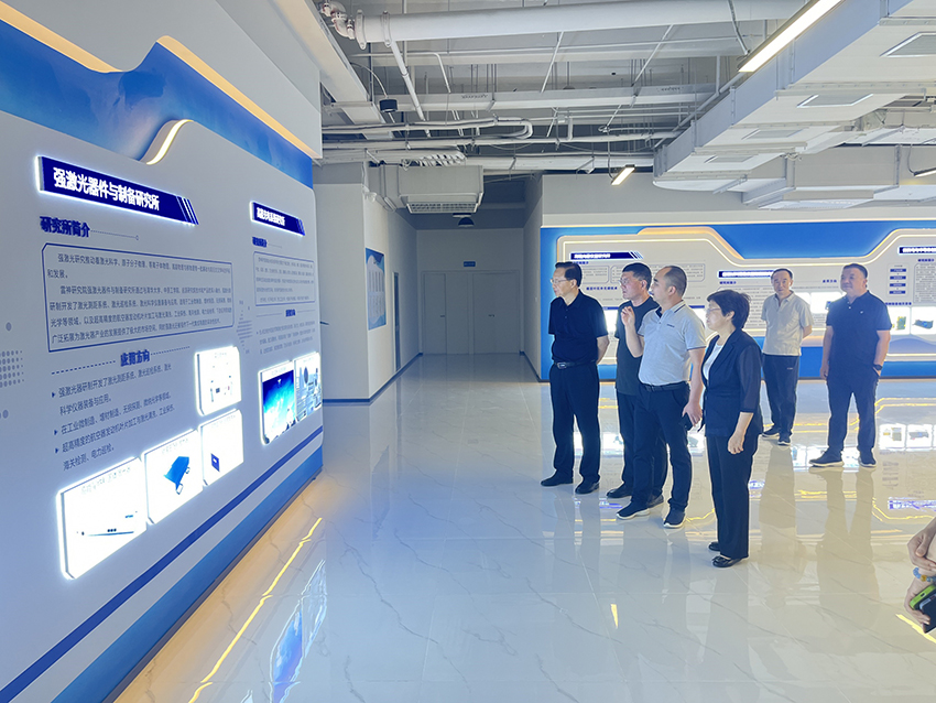高体健一行调研雷神研究院建设
